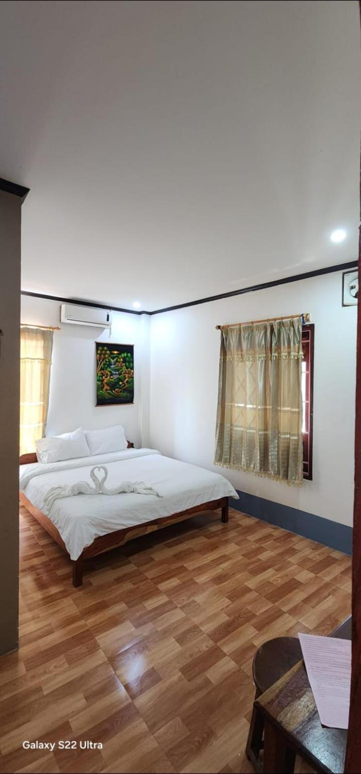 Thip Phavanh Guesthouse Muang Pakbèng Extérieur photo