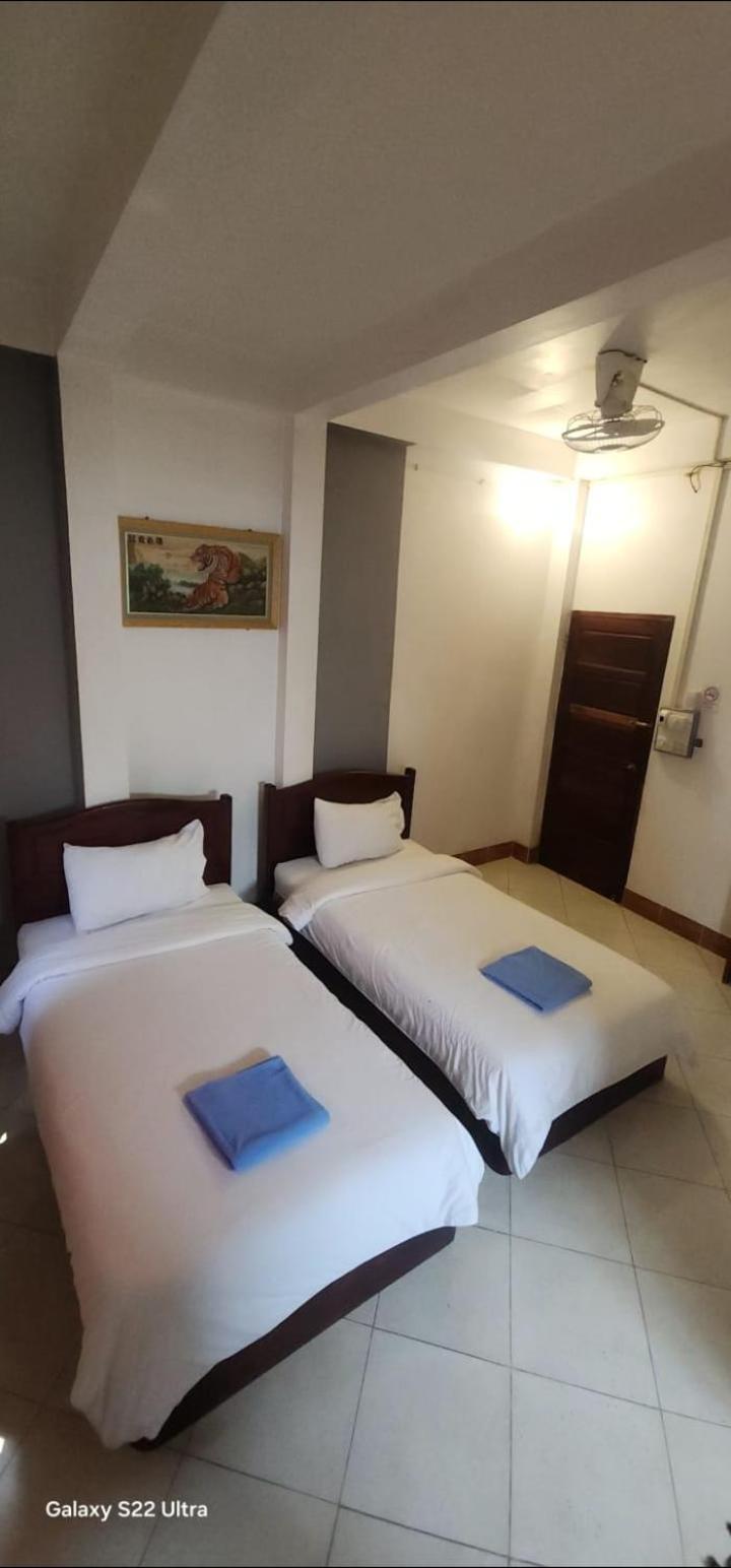 Thip Phavanh Guesthouse Muang Pakbèng Extérieur photo